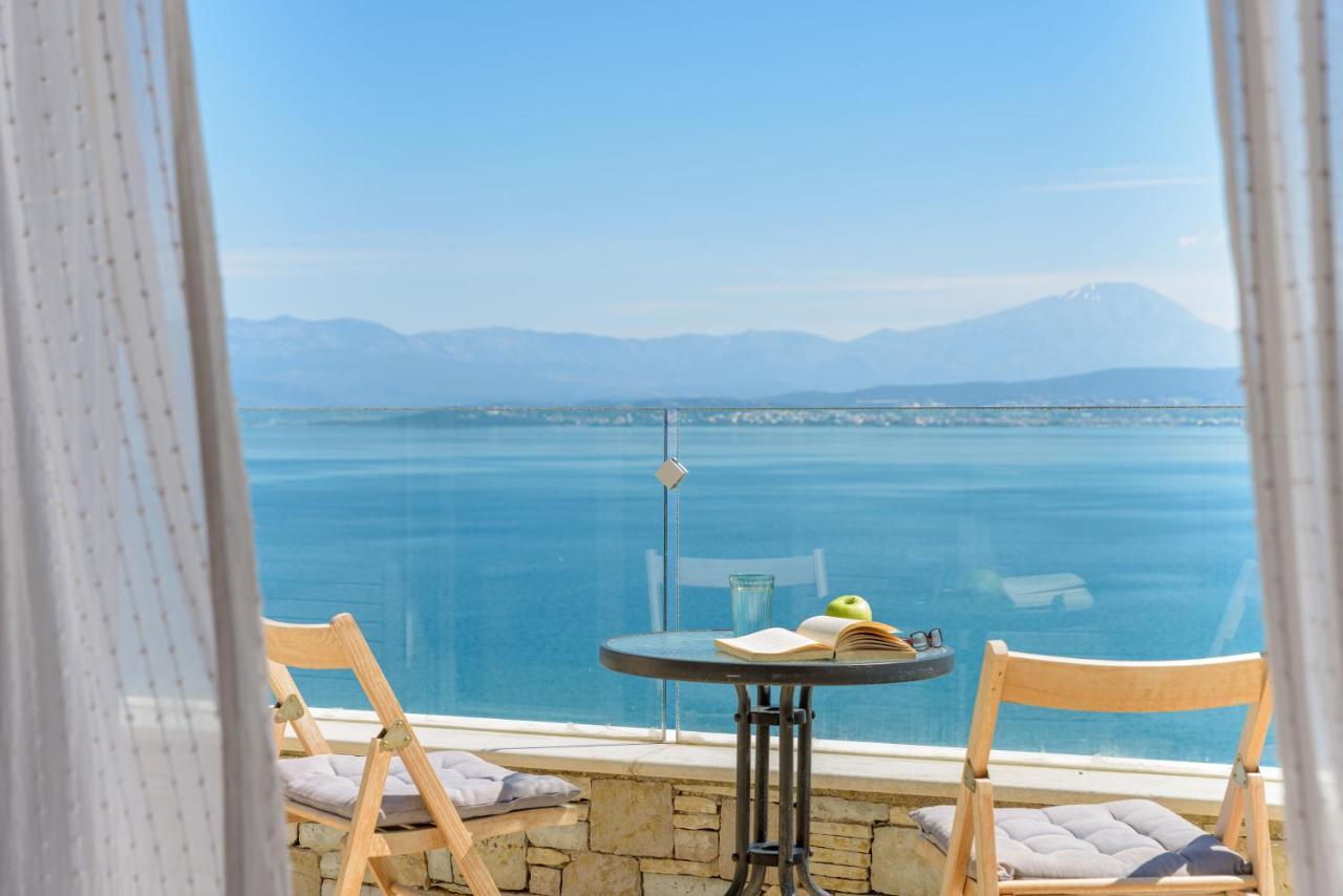 Crystal Beach Villa Chalkís Exteriör bild